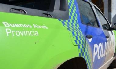 Accidente de tránsito entre un auto y una moto en Ciudad Atlántida