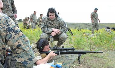 Simposio de tiradores especiales de la Armada Argentina y de Marines de Estados Unidos