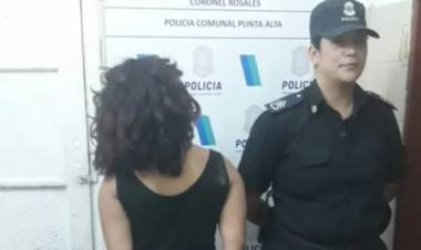 Detienen a una mujer por amenazar con un cuchillo a un hombre