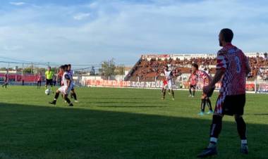 Liga del Sur: ROMÁNtico triunfo de Sporting frente a Huracán en el Mendizábal