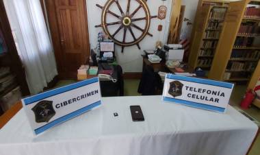 Se realizó un allanamiento en la biblioteca de la Base Naval Puerto Belgrano por un caso de grooming