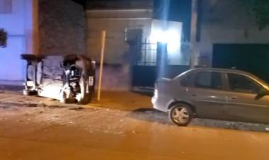 En la madrugada se produjo un choque, dos vuelcos y una persona fue herida