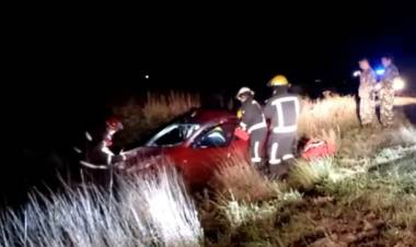 Tras un accidente de tránsito en ruta 3 una mujer y un niño fueron hospitalizados