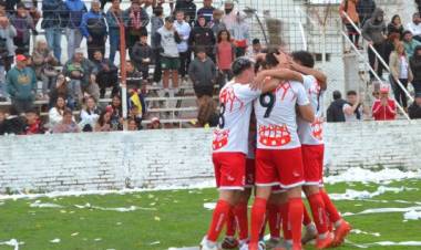 Sporting no pudo aguarle la fiesta a Huracán