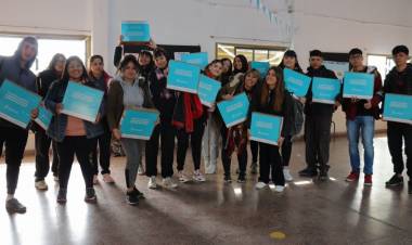 730 alumnos rosaleños reciben su netbook de Conectar Igualdad