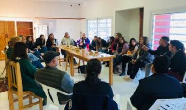 Desarrollo Social amplía su atención en adicciones y políticas de género en Pehuen Co 