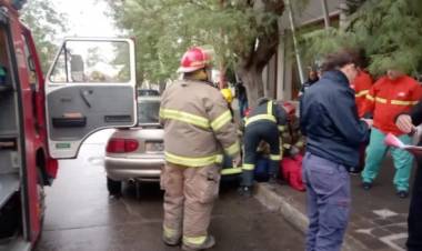 Un auto atropelló a una mujer en Murature al 500