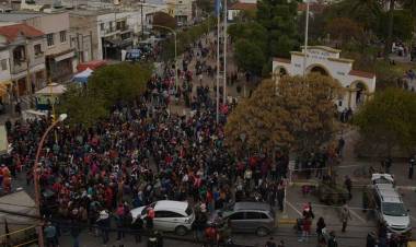 Cómo serán los cortes de tránsito y recorridos de colectivos por el desfile del domingo