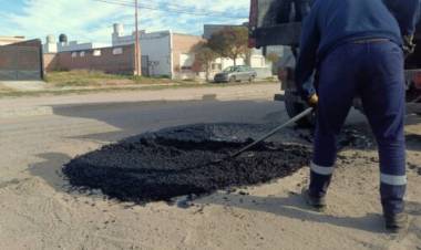 Continúan los trabajos de bacheo del Municipio en distintos puntos de la ciudad