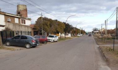 Se pide restringir el estacionamiento en un sector de Avenida Paso