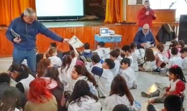 El Archivo Histórico Municipal realizó una charla informativa en la Escuela Primaria 24