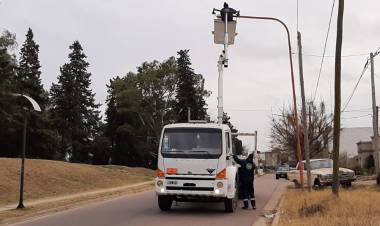 El Municipio instaló nuevas luminarias LED en el interior y el perímetro del Parque San Martín 