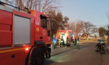Bomberos Voluntarios acudieron al incendio de un departamento