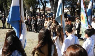 El Intendente Uset encabezó este martes el acto homenaje a Domingo Faustino Sarmiento   