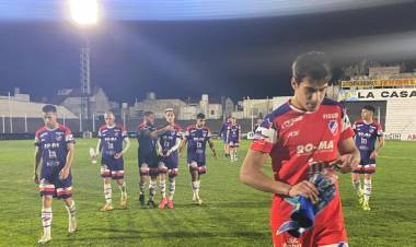 Liga del Sur: Rosario cayó 4 a 1 ante San Francisco en una noche para el olvido