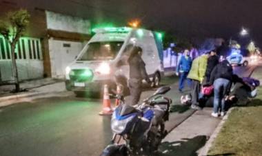 Dos personas heridas al caer de una moto