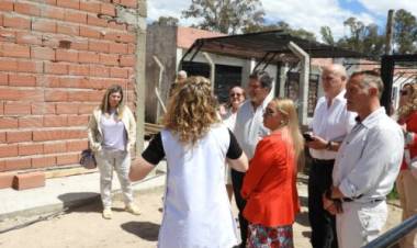 Uset visitó el avance de la obra de la Escuela 502 junto al director General de Cultura y Educación