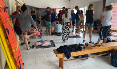 Capacitación y entrenamiento a guardavidas municipales de Pehuen Co