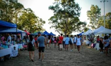 Puerto Rosales cierra el año con feria y música en Arroyo Pareja