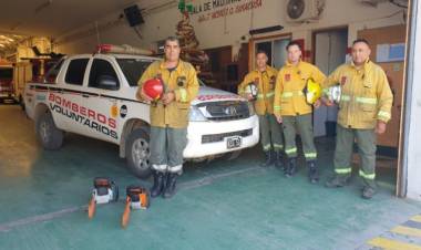 Bomberos Voluntarios de Punta Alta colaboran con los trabajos en Bahía Blanca