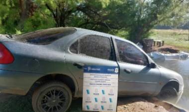 Detuvieron en Villa Arias a dos delincuentes que habían robado un auto