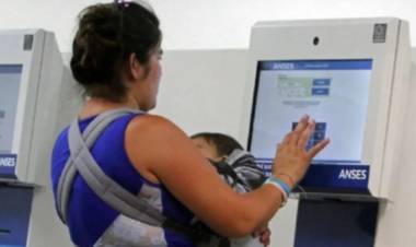 Oficializaron bono de $ 55.000 para jubilados y aumento del 100 por ciento en las AUH