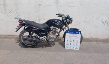 La Policía busca dar con el dueño de una moto que fue encontrada en la vía pública