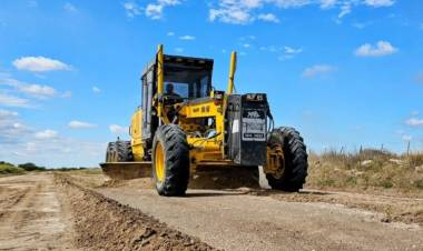 Se realizaron trabajos la nivelación del camino corto a Pehuen Co