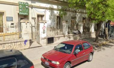 Acampes y largas filas para inscribirse en cursos de formación profesional