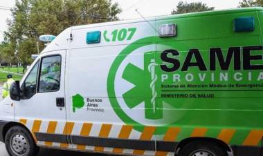 Impresionante choque entre un auto y una camioneta