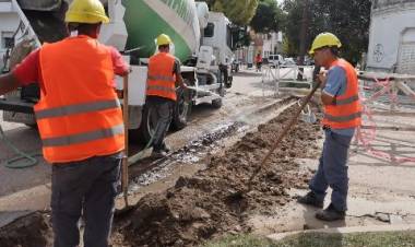 Informate hasta cuándo estarán las vallas de la obra del relleno de zanjas en Punta Alta