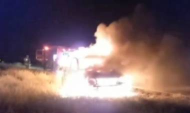 Pérdidas totales en el incendio de una camioneta en ruta 249
