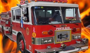 Bomberos Voluntarios auxiliaron a una mujer que cayó en la fosa de un gimnasio