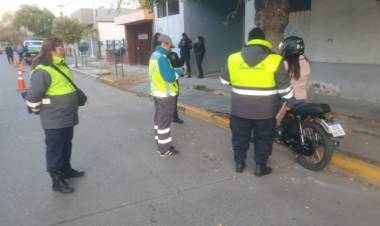 Continúan los operativos de control vehicular y de personas
