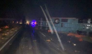 Volcó un camión que transportaba cebollas en cercanías a Las Oscuras