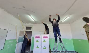 La corbeta ARA “Rosales” realizó reparaciones en su escuela apadrinada