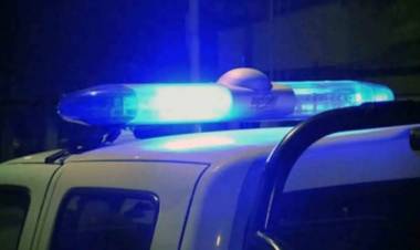 Accidente de tránsito en Irigoyen y Roca, esquina con semáforos que no funcionan