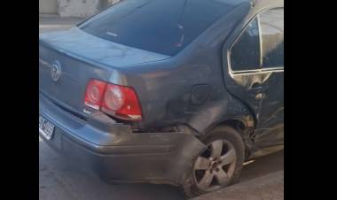 Accidente de tránsito en la esquina de Murature y Rosales