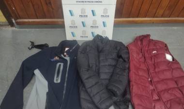 La Policía encontró elementos que podrían ser robados y buscan a sus propietarios