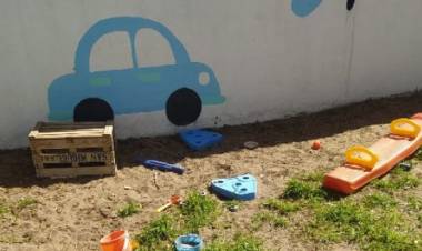 Vandalizaron juegos recién inaugurados en el Jardín 905