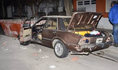 Solicitan condena e inhabilitación para un ex policía que circulaba en auto a contramano y chocó