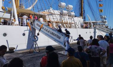 La fragata ARA “Libertad” zarpó de Recife tras numerosas actividades
