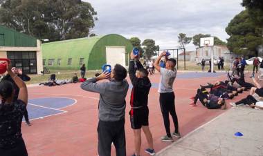 En la Base Espora se busca cubrir vacante de profesor de Educación Física