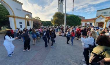 Festejos por los 51 años de la Educación de Adultos
