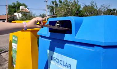 Incendiaron intencionalmente dos campanas de reciclado en el Parque San Martín
