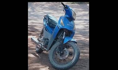 En Pehuen Co robaron una moto y apareció en la playa con faltantes y daños