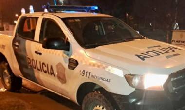 Accidente de tránsito entre dos motos en la esquina de España y Alvear