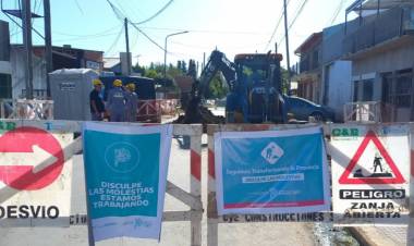 Por trabajos de Camuzzi, se realizó un corte de media calzada en Alvear y Florida