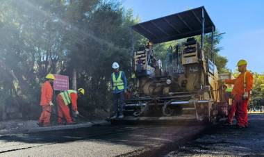 Continúan los trabajos de repavimentación en Pasaje Gutiérrez y Villanueva