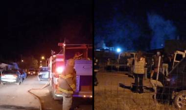 Bomberos Voluntarios acudieron al incendio de una vivienda en Ciudad Atlántida